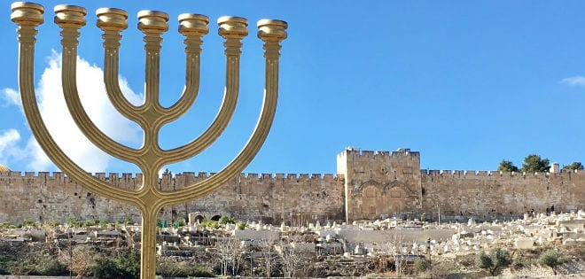 Menorah: il candelabro ebraico e i suoi significati – Sguardo a Sion